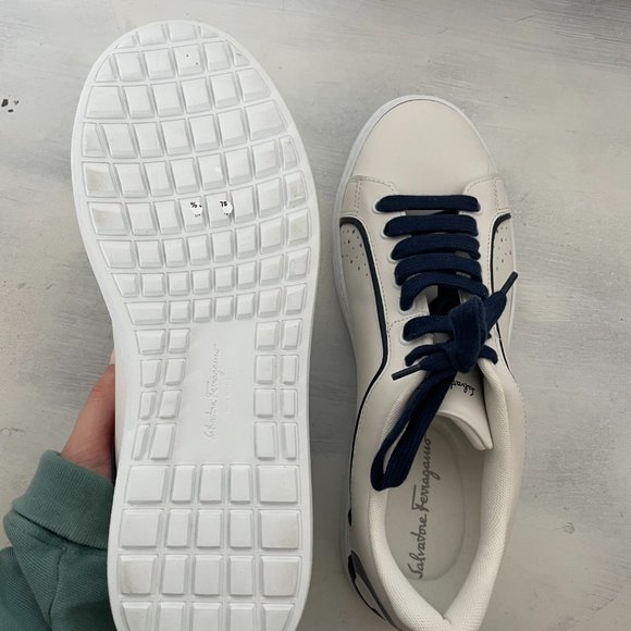 ❌SOLD❌Salvatore Ferragamo Manhattan Leather  Gancini-print Sneaker in White - Picture 9 of 9